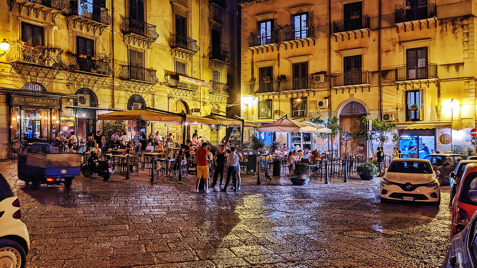 Piazza-Giovanni-Meli, Palermo.